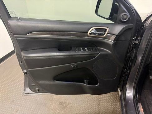 Used 2016 Jeep Grand Cherokee Overland image 13