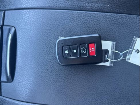 Used 2017 Toyota Highlander XLE image 20