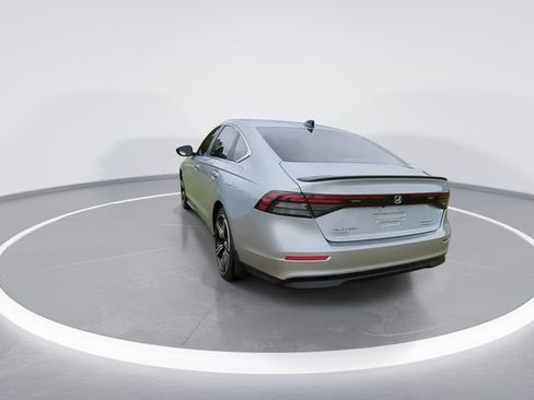 Used 2025 Honda Accord Sport image 6