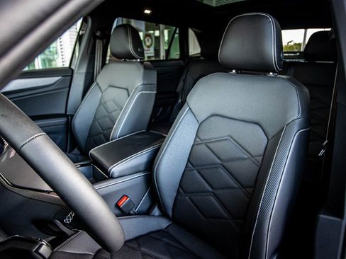 New 2026 Volkswagen Atlas Cross Sport SE image 27