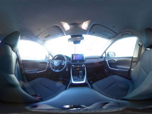 Used 2025 Toyota RAV4 LE image 38