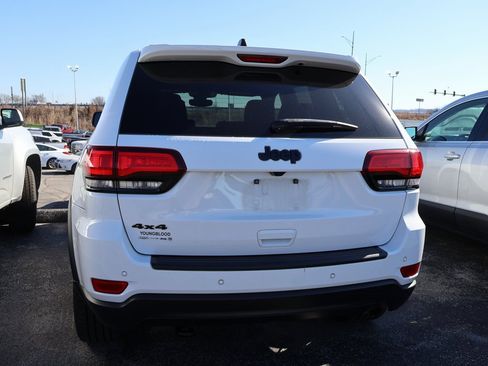 Used 2019 Jeep Grand Cherokee Laredo image 7