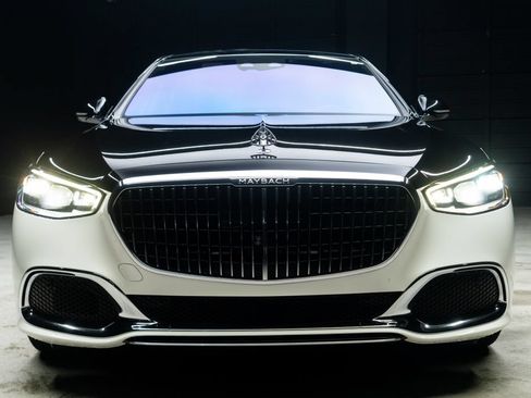 Used 2021 Mercedes-Benz Maybach S 580 4MATIC image 3