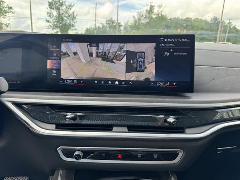 Used 2025 BMW X7 xDrive40i AWD/4WD image 23