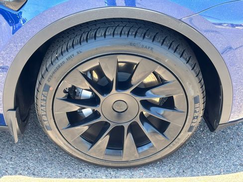 Used 2021 Tesla Model Y Long Range AWD/4WD image 8