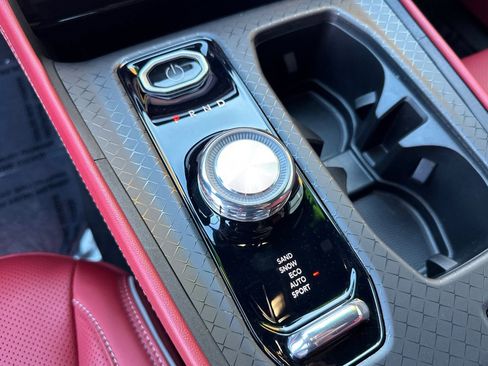 Used 2024 Jeep Wagoneer Launch Edition image 27