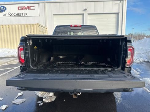 Used 2018 GMC Sierra 1500 SLT w/ SLT Premium Package image 15