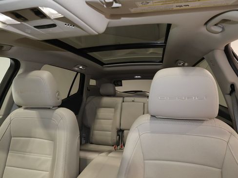 Used 2022 GMC Terrain Denali w/ Denali Premium Package AWD/4WD image 17