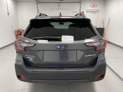 Used 2025 Subaru Outback Premium AWD/4WD image 10