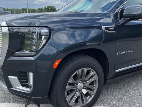 Used 2022 GMC Yukon XL Denali AWD/4WD image 3
