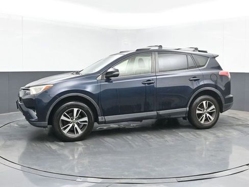 Used 2017 Toyota RAV4 XLE AWD/4WD image 6