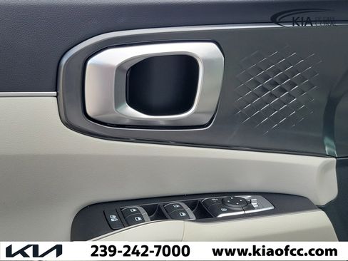 Used 2025 Kia Sorento S w/ Panoramic Sunroof Package FWD image 24