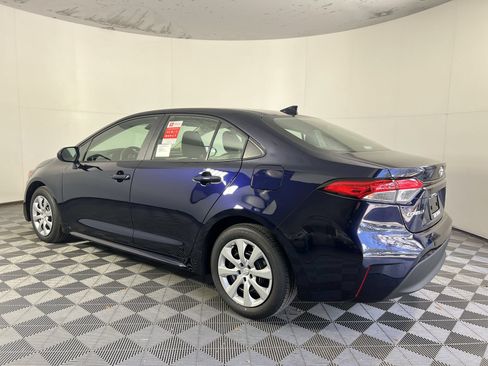 Used 2023 Toyota Corolla LE FWD image 32