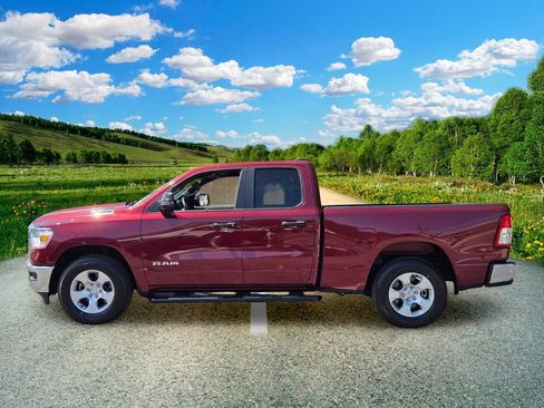 Used 2023 RAM 1500 Big Horn AWD/4WD image 3
