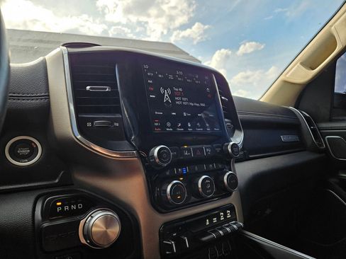 Used 2019 RAM 1500 Laramie image 15