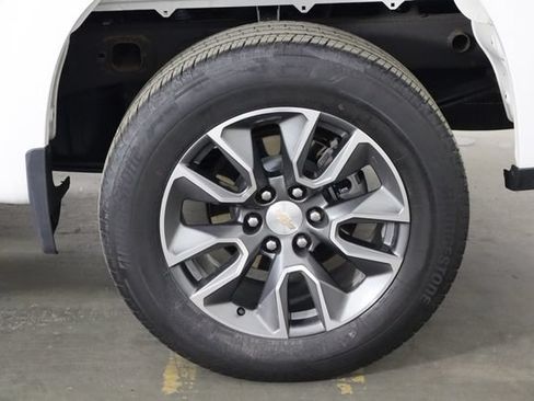 Used 2023 Chevrolet Silverado 1500 LT AWD/4WD image 36
