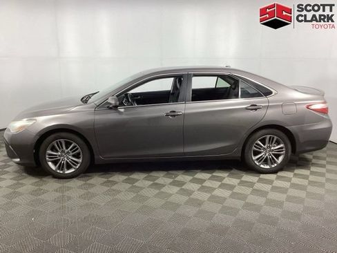 Used 2015 Toyota Camry SE FWD image 4