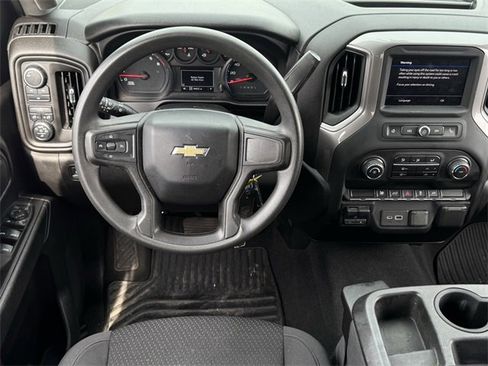 Used 2021 Chevrolet Silverado 2500 Custom w/ Custom Value Package image 7