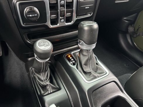 Used 2022 Jeep Wrangler Unlimited Sahara w/ Cold Weather Group image 24