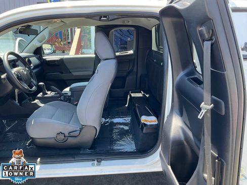 Used 2022 Toyota Tacoma SR RWD image 7