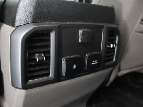Used 2021 Ford F250 XLT w/ XLT Premium Package AWD/4WD image 40