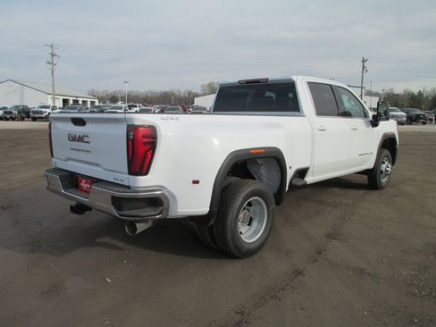 New 2026 GMC Sierra 3500 SLE w/ SLE Value Package image 5