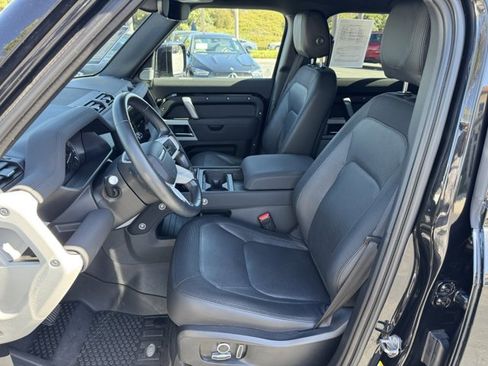 Used 2023 Land Rover Defender 130 X-Dynamic SE image 17