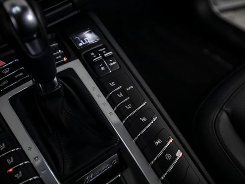 Used 2020 Porsche Macan AWD/4WD image 37