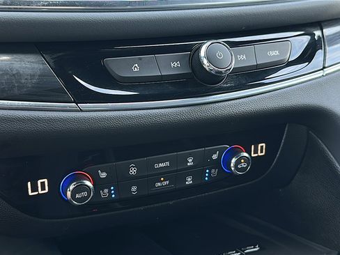 Certified 2024 Buick Enclave Premium image 34