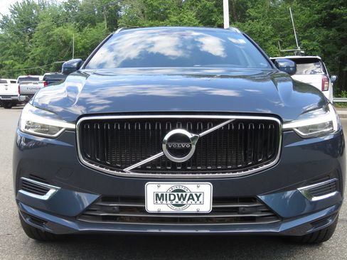 Used 2020 Volvo XC60 T8 Momentum AWD/4WD image 2
