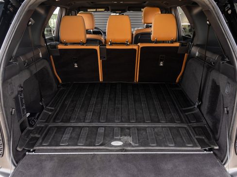 Used 2020 Land Rover Discovery HSE image 32