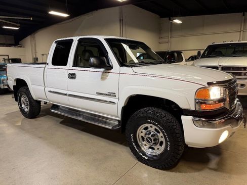 Used 2007 GMC Sierra 2500 SLE w/ Heavy-Duty Power Package image 1