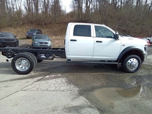 New 2026 RAM 5500 Tradesman AWD/4WD image 3