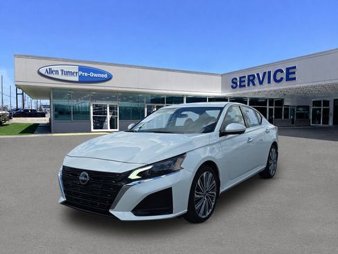 Used 2024 Nissan Altima 2.5 SL AWD/4WD image 4