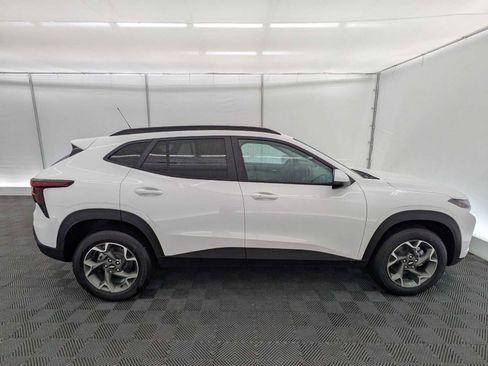 New 2026 Chevrolet Trax LT FWD image 7