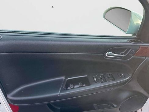 Used 2009 Chevrolet Impala LT image 22
