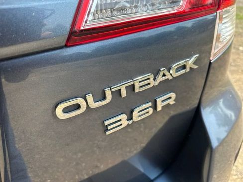 Used 2014 Subaru Outback 3.6R Limited w/ Moonroof Package AWD/4WD image 18