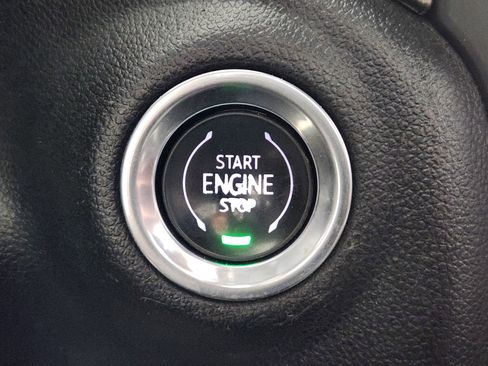 Used 2020 GMC Sierra 2500 AT4 w/ AT4 Premium Package image 26