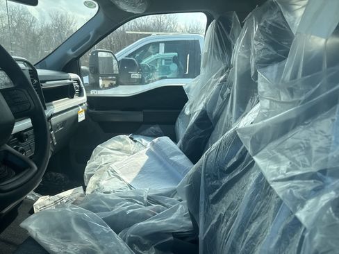New 2023 Ford F450 XLT w/ XLT Value Package image 28