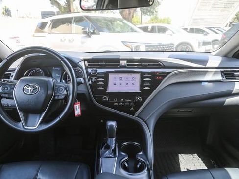 Used 2018 Toyota Camry SE w/ Moonroof Package FWD image 14