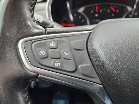 Used 2019 Chevrolet Equinox LT image 18