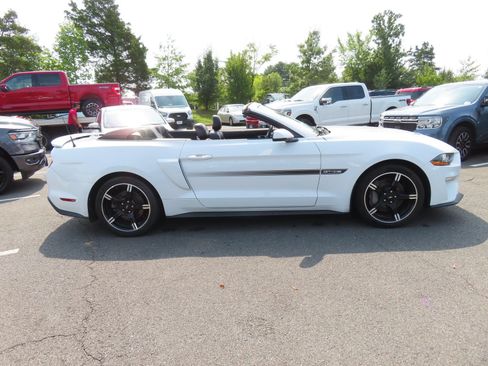 Used 2021 Ford Mustang GT Premium w/ Equipment Group 401A RWD image 7