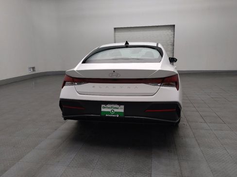 Used 2024 Hyundai Elantra SEL FWD image 7