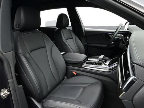 Used 2025 Audi Q8 Premium Plus AWD/4WD image 17