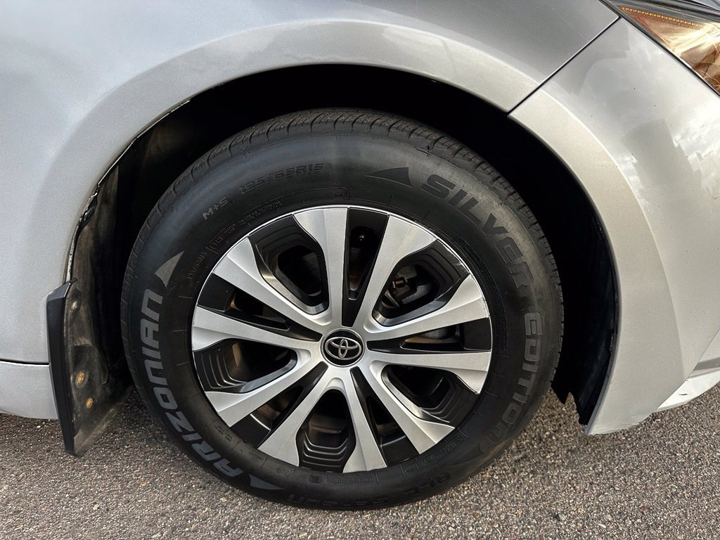 Used 2022 Toyota Corolla LE w/ Carpet Mat Package (TMS) FWD image 11