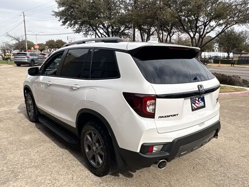 Used 2024 Honda Passport TrailSport image 12