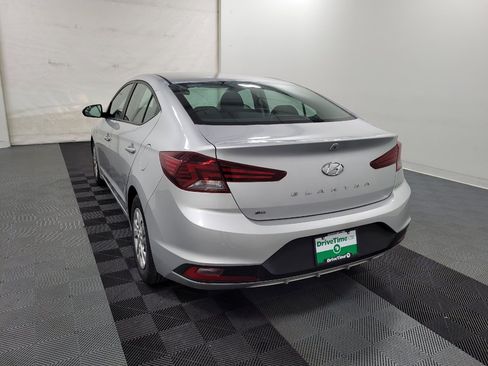 Used 2020 Hyundai Elantra SE w/ Cargo Package (C1) FWD image 5