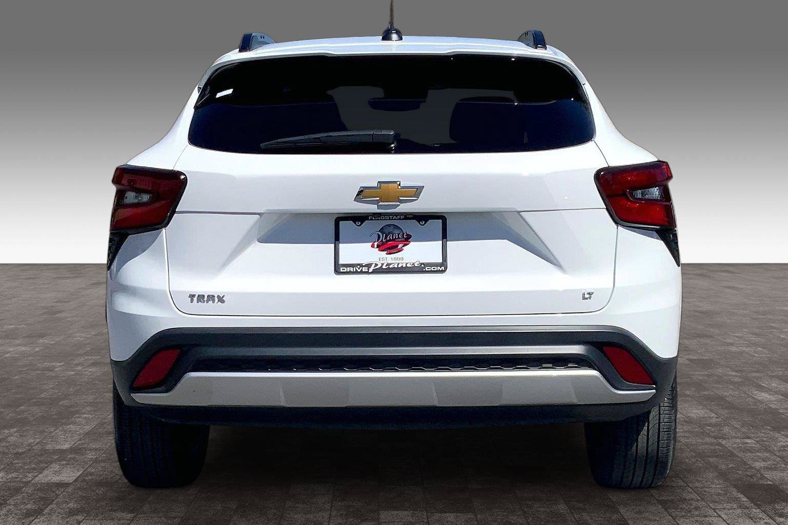 Used 2026 Chevrolet Trax LT FWD image 4