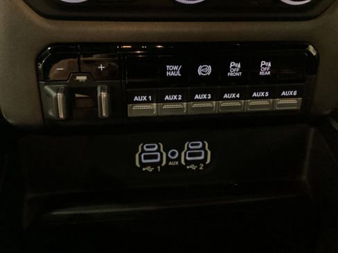 Used 2020 RAM 2500 Big Horn w/ Level 2 Equipment Group AWD/4WD image 32