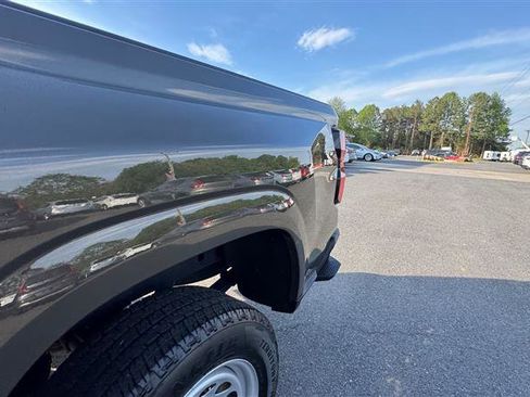 Used 2023 Chevrolet Colorado W/T image 16